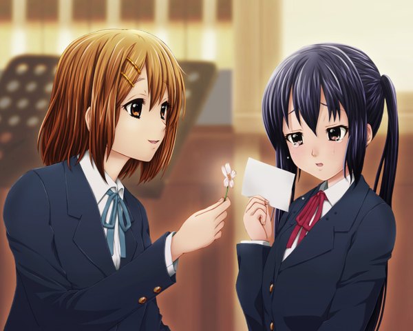 Anime picture 1280x1024 with k-on! kyoto animation hirasawa yui nakano azusa yume robo (artist) short hair black hair brown hair twintails multiple girls brown eyes tears girl hair ornament flower (flowers) 2 girls serafuku bobby pin paper