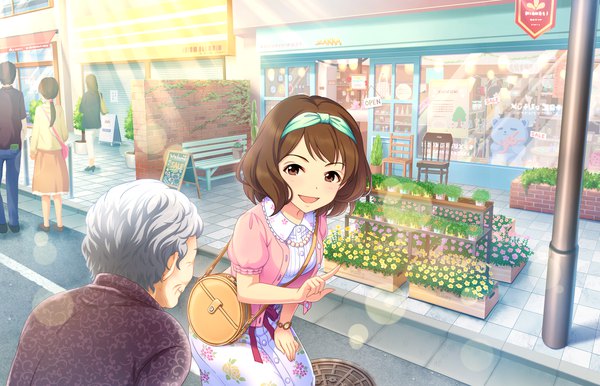 Anime picture 1280x824 with idolmaster idolmaster cinderella girls idolmaster cinderella girls starlight stage nagatomi hasumi blush short hair open mouth smile brown hair brown eyes outdoors official art leaning pointing old woman girl dress flower (flowers) hairband bag