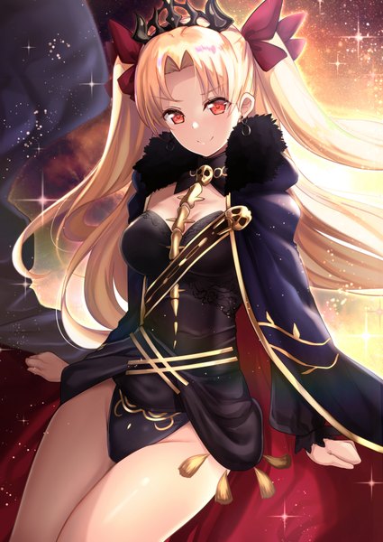 Anime picture 1254x1771 with fate (series) fate/grand order ereshkigal (fate) untue single long hair tall image looking at viewer fringe light erotic blonde hair smile red eyes sitting arm support sparkle two side up fur trim spine girl