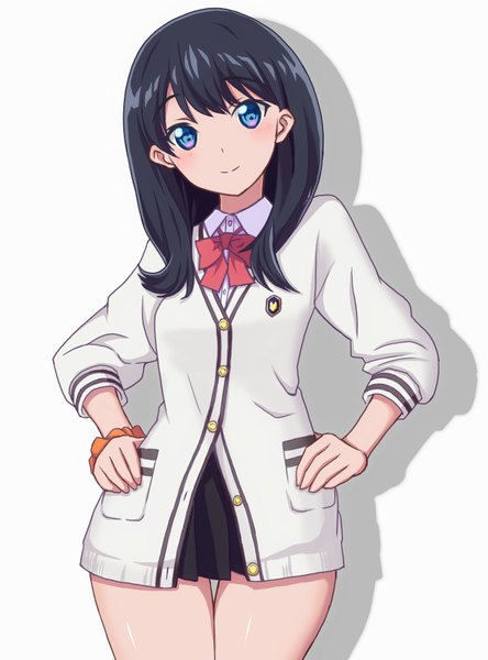 イラスト 740x1000 と gridman universe ssss.gridman studio trigger 宝多六花 ぴん ソロ 長髪 長身像 カメラ目線 赤面 前髪 青い目 黒髪 simple background 立つ 白背景 head tilt pleated skirt light smile 影