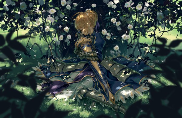 Anime picture 1544x1000 with fate (series) fate/stay night type-moon artoria pendragon (all) saber seeker single short hair blonde hair sitting holding ahoge braid (braids) eyes closed shadow girl flower (flowers) ribbon (ribbons) weapon plant (plants)