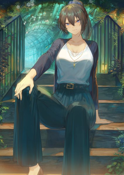 Anime picture 1447x2047 with original oomikado itsuki mashuu (neko no oyashiro) single long hair tall image looking at viewer fringe blue eyes hair between eyes brown hair sitting payot bent knee (knees) ponytail long sleeves open clothes arm support hand on knee girl