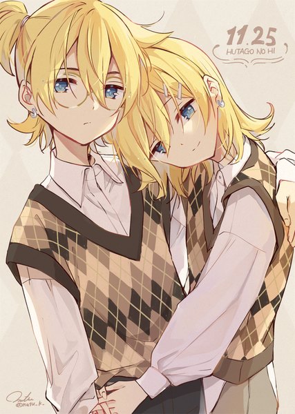 Anime picture 855x1200 with vocaloid kagamine rin kagamine len hazuki natsu tall image looking at viewer fringe short hair blue eyes blonde hair hair between eyes upper body ponytail hug dated siblings twins bespectacled brother and sister girl