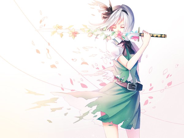Anime picture 1400x1050 with touhou konpaku youmu ling (vivianling) single fringe short hair standing white background silver hair eyes closed wind short sleeves puffy sleeves gradient background torn clothes arm behind back girl skirt flower (flowers) bow