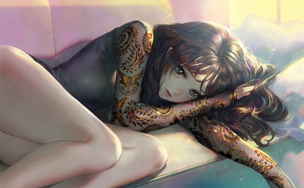 Anime picture 1200x744 with original tajima yukie long hair looking at viewer fringe breasts open mouth light erotic brown hair wide image signed bent knee (knees) lying blunt bangs lips black eyes bare legs on side girl couch