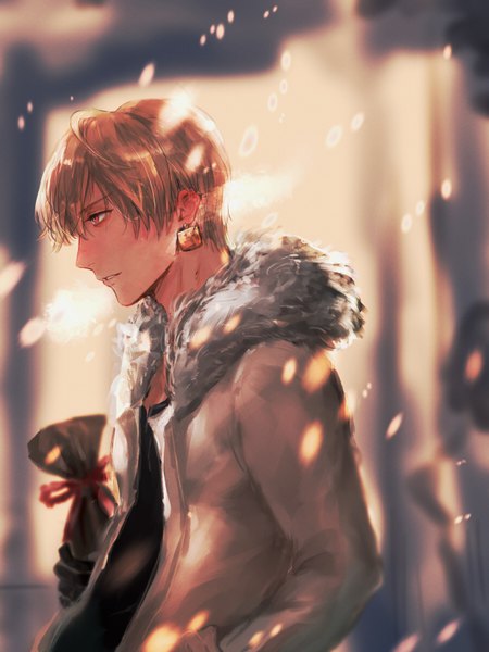 Anime picture 600x800 with fate (series) fate/grand order gilgamesh (fate) saryo single tall image short hair blonde hair red eyes looking away upper body outdoors profile blurry depth of field fur trim snowing exhalation hand in pocket boy