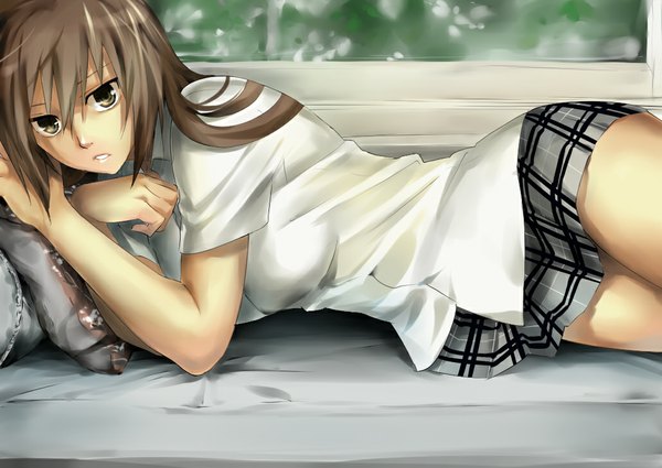 Anime picture 1030x730 with original shiromi (ringo) single long hair brown hair yellow eyes lying girl skirt miniskirt shirt