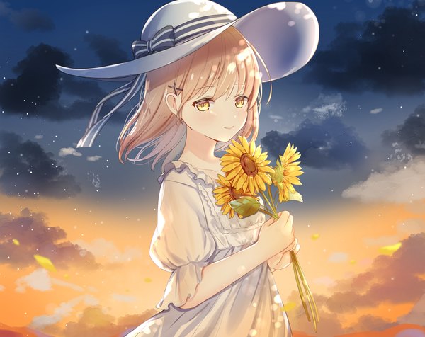 Anime picture 3779x3000 with original okiq single looking at viewer blush fringe highres short hair blonde hair smile holding yellow eyes absurdres sky cloud (clouds) upper body outdoors blunt bangs morning sunrise