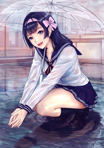 Anime-Bild 900x1273 mit original konekoneko (indonesia) single long hair tall image looking at viewer open mouth blue eyes black hair smile payot full body wet squat wet clothes transparent umbrella girl skirt uniform bow