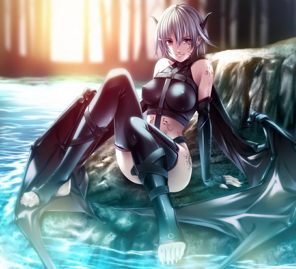 Anime picture 1098x1000 with original rezi single breasts light erotic bare shoulders silver hair horn (horns) fingernails tattoo no shoes demon girl long fingernails bat wings convenient leg girl thighhighs gloves wings water