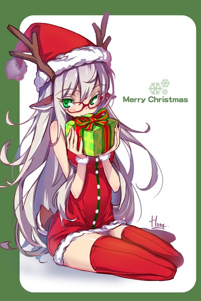 Anime picture 600x900 with original hong (white spider) single long hair tall image blush fringe simple background smile green eyes animal ears silver hair inscription fur trim sleeveless christmas merry christmas girl thighhighs hat