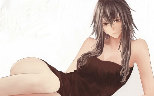 Anime picture 1152x720 with original bounin single long hair looking at viewer blush simple background brown hair wide image white background bare shoulders brown eyes ass lips off shoulder arm support legs on side girl dress