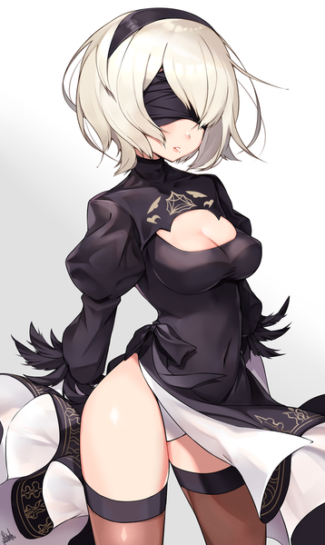 Anime picture 716x1200 with nier nier:automata yorha no. 2 type b ringozaka mariko single tall image short hair light erotic simple background standing cleavage white hair mole covered navel side slit cleavage cutout mole under mouth blindfold girl thighhighs