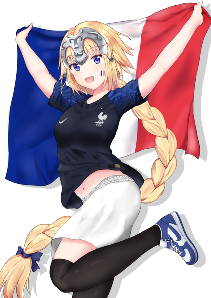 イラスト 752x1062 と Fateシリーズ fate/grand order fate/apocrypha nike world cup 2018 fifa world cup jeanne d'arc (fate) (all) ジャンヌ・ダルク(fate) ripi ur ソロ 長身像 カメラ目線 赤面 前髪 おっぱい 開いた口 simple background 金髪 笑顔 hair between eyes