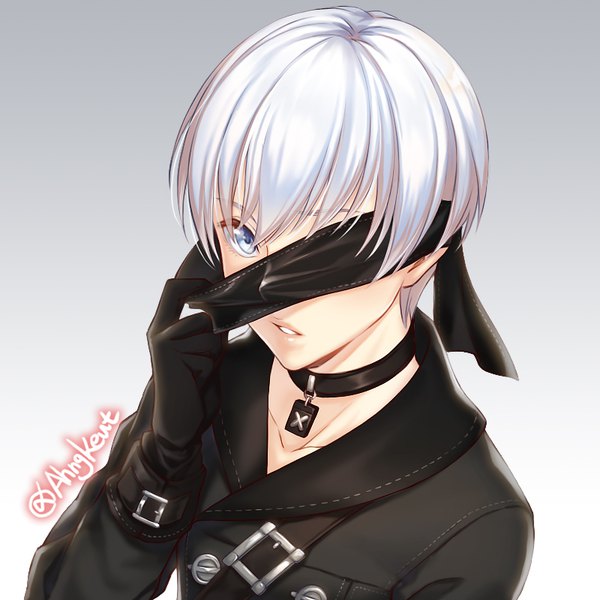 Anime picture 800x800 with nier nier:automata yorha no. 9 type s ahngkeut single looking at viewer short hair blue eyes simple background signed silver hair upper body white hair from above grey background twitter username gradient background blindfold boy gloves