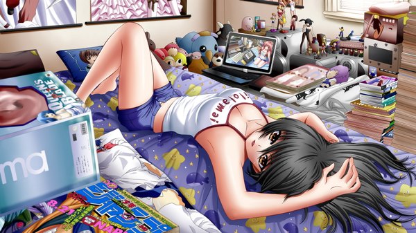 Anime picture 1920x1080 with original ilolamai long hair highres black hair wide image brown eyes girl shorts book (books) bed doll (dolls) laptop