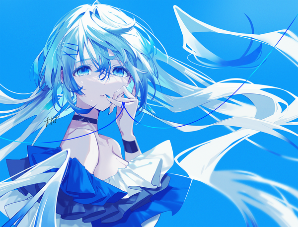 Anime picture 1500x1143 with original oshio (dayo) single looking at viewer fringe blue eyes simple background hair between eyes blue hair upper body very long hair nail polish wind blue background blue nail polish girl hair ornament choker bobby pin x hair ornament