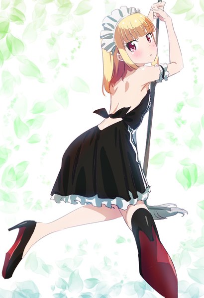Anime-Bild 1402x2048 mit new game! doga kobo iijima yun pink x single long hair tall image looking at viewer fringe simple background blonde hair payot full body blunt bangs pink eyes looking back from behind maid high heels alternate costume