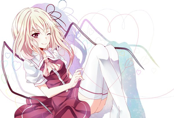 Anime picture 1325x896 with touhou flandre scarlet gingetsu ringo single short hair simple background blonde hair smile red eyes white background one eye closed wink girl thighhighs dress white thighhighs wings