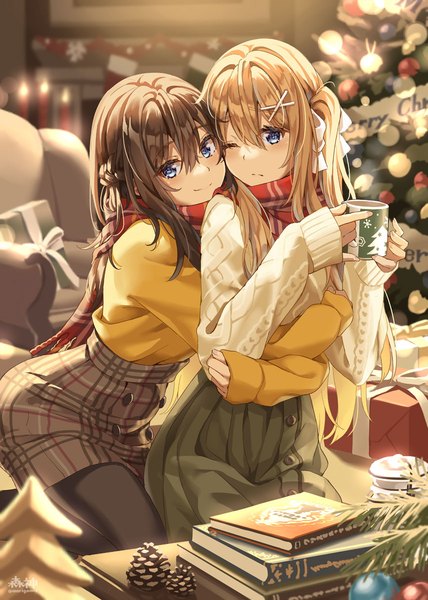 Anime picture 857x1200 with original morigami (morigami no yashiro) long hair tall image fringe blue eyes blonde hair smile hair between eyes brown hair multiple girls indoors long sleeves one eye closed hug one side up sleeves past wrists christmas hug from behind shared scarf