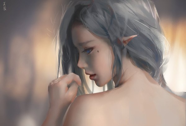 Anime picture 1280x869 with ghost blade yan (ghost blade) wlop single long hair looking at viewer bare shoulders looking back pointy ears grey hair from behind mole grey eyes mole under eye close-up girl