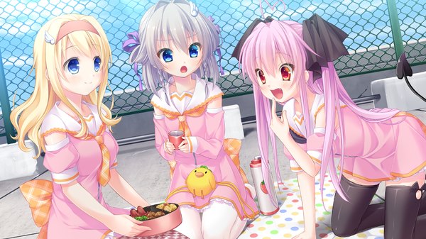 Anime picture 1024x576 with lilium x triangle hirose yuuna haruka (lilium x triangle) hirose sana usashiro mani piyodera mucha long hair blush fringe short hair open mouth blue eyes blonde hair smile red eyes wide image sitting twintails multiple girls holding
