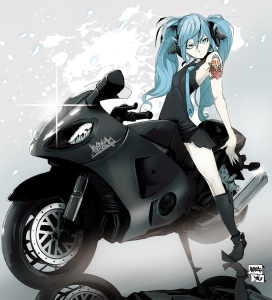 Anime picture 945x1042 with vocaloid hatsune miku jinbei (artist) single long hair tall image looking at viewer blue eyes standing twintails blue hair shadow tattoo reflection girl dress socks necktie black dress black socks