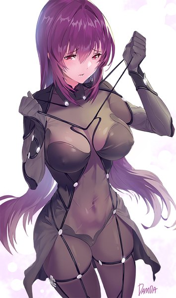 イラスト 593x1000 と Fateシリーズ fate/grand order scathach (fate) (all) スカサハ(fate) damda ソロ 長髪 長身像 カメラ目線 赤面 前髪 おっぱい 開いた口 light erotic simple background 赤い目 大きな乳房 立つ signed payot