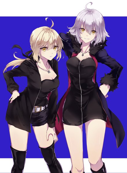 Anime picture 881x1200 with fate (series) fate/grand order artoria pendragon (all) jeanne d'arc (fate) (all) jeanne d'arc alter (fate) saber alter kusaka kou long hair tall image fringe short hair blonde hair hair between eyes multiple girls yellow eyes silver hair ahoge fur trim hand on hip arm behind head