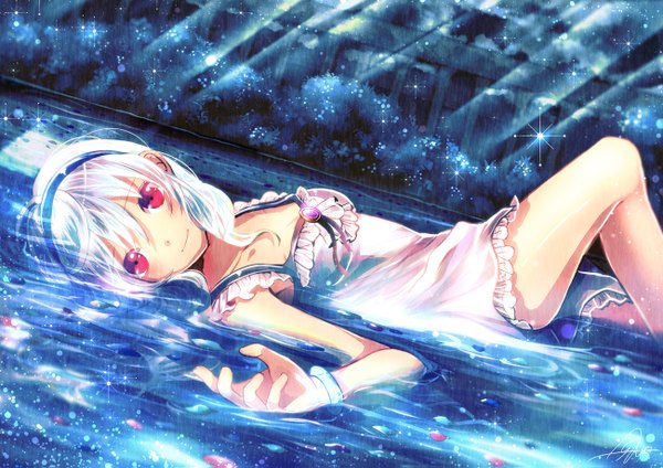 Anime picture 1300x919 with original sazanami shione single long hair looking at viewer blush smile red eyes white hair lying night on back legs blue background girl dress water bracelet hairband white dress