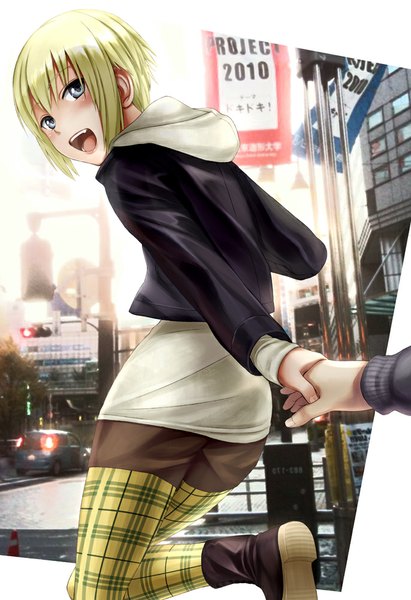 Anime picture 686x1000 with soredemo machi wa mawatteiru shaft (studio) kon futaba nidoro tall image blush fringe short hair open mouth blue eyes blonde hair looking back teeth city holding hands cityscape pov running photo background girl