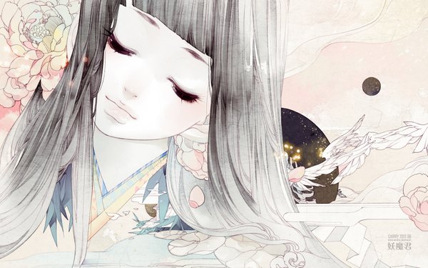 Аниме картинка 1680x1050 с оригинальное изображение yaomou meizi один (одна) длинные волосы румянец чёлка чёрные волосы широкое изображение подписанный закрытые глаза японская одежда лёгкая улыбка губы девушка цветок (цветы) лепестки