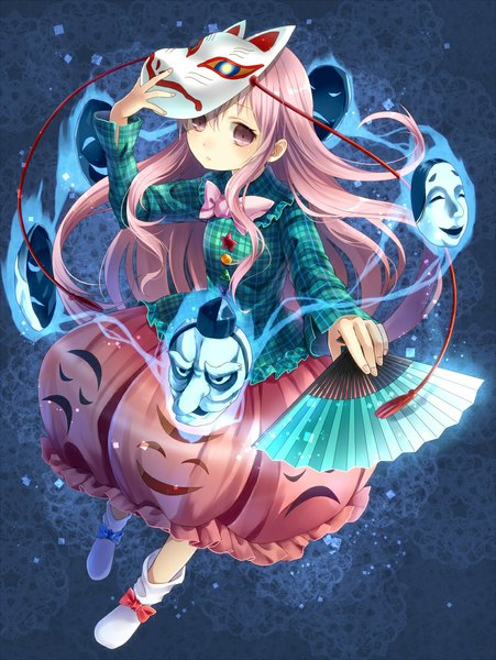 Anime picture 828x1100 with touhou hata no kokoro nunucco single long hair tall image looking at viewer blush simple background pink hair pink eyes blue background mask on head girl socks white socks mask fan fox mask tengu mask