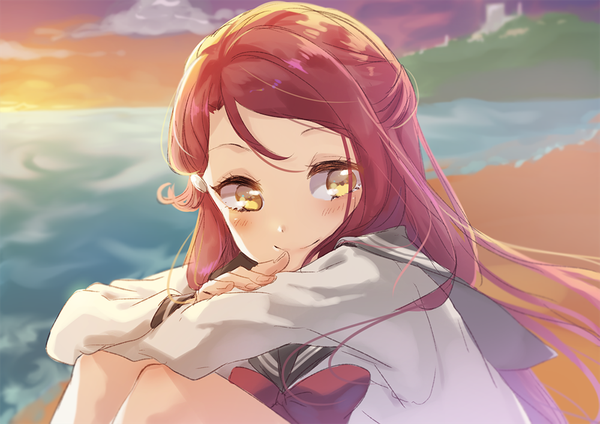 Anime-Bild 1000x708 mit love live! sunshine!! sunrise (studio) love live! sakurauchi riko chiigo single long hair looking at viewer blush fringe smile sitting yellow eyes bent knee (knees) outdoors red hair long sleeves wind beach horizon