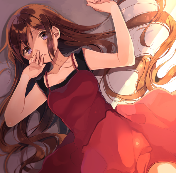 Anime picture 813x800 with original shigure ui single long hair looking at viewer brown hair purple eyes lying from above sunlight shadow on back sleeveless wavy hair hand to mouth girl dress red dress