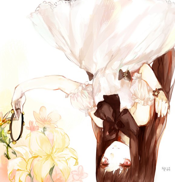 Anime picture 1000x1038 with original juexing (moemoe3345) single long hair tall image looking at viewer fringe red eyes brown hair upside down girl dress flower (flowers) bow