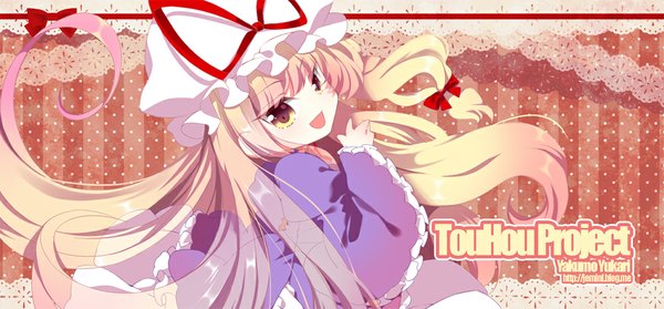 Anime picture 1000x465 with touhou yakumo yukari roh nam kyung single long hair looking at viewer open mouth blonde hair wide image yellow eyes inscription striped striped background girl dress bonnet