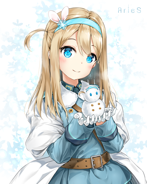Anime picture 2756x3445 with girls frontline suomi kp31 (girls frontline) hangr aries single long hair tall image looking at viewer blush fringe highres blue eyes simple background blonde hair smile hair between eyes standing holding signed head tilt sparkle