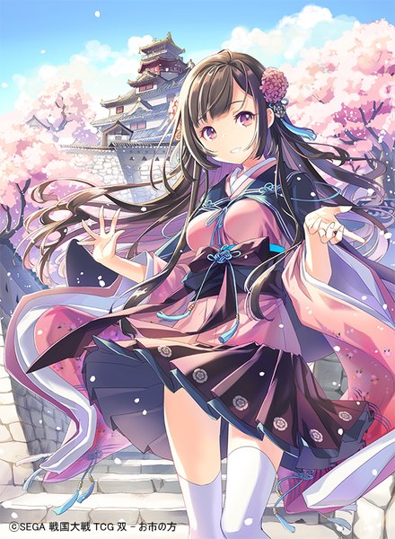 Anime picture 600x817 with sengoku taisen h2so4 single long hair tall image looking at viewer fringe smile brown hair standing purple eyes sky cloud (clouds) outdoors long sleeves traditional clothes parted lips japanese clothes pleated skirt hair flower