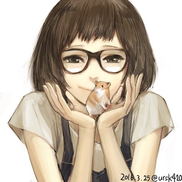 Anime picture 1000x1000 with original uraki (tetsu420) single looking at viewer fringe short hair simple background smile brown hair white background holding brown eyes signed upper body twitter username dated girl animal glasses t-shirt