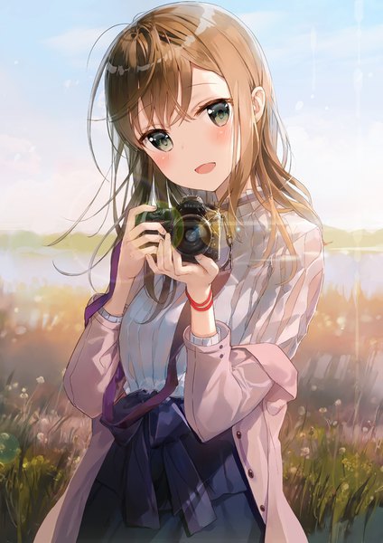 Anime-Bild 800x1131 mit original fuumi (radial engine) single long hair tall image looking at viewer blush fringe open mouth smile hair between eyes brown hair standing holding green eyes sky cloud (clouds) outdoors head tilt :d