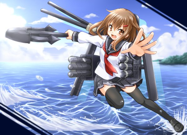 Anime picture 1199x868 with kantai collection ikazuchi destroyer sinnosuke single long hair looking at viewer blush open mouth brown hair brown eyes teeth fang (fangs) zettai ryouiki outstretched hand girl thighhighs skirt hair ornament weapon black thighhighs