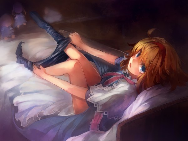 Anime picture 1280x960 with touhou alice margatroid ukyo rst single short hair blue eyes brown hair ahoge pantyhose pull dressing girl pantyhose hairband bed mantle