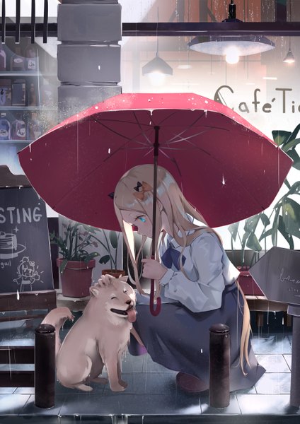 Anime picture 1000x1415 with fate (series) fate/grand order abigail williams (fate) yukiyama momo single long hair tall image blush fringe blue eyes blonde hair smile holding payot full body outdoors profile alternate costume looking down rain