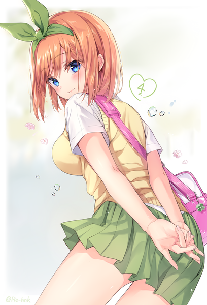 Anime picture 1197x1760 with go-toubun no hanayome nakano yotsuba sakura honoka (srhk0623) single tall image looking at viewer blush fringe short hair breasts blue eyes simple background hair between eyes standing payot pleated skirt looking back light smile from behind orange hair