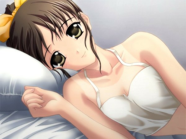 Anime picture 1024x768 with suika (game) brown hair yellow eyes game cg loli girl pillow