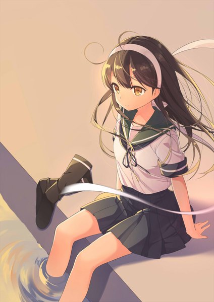 Anime picture 1200x1697 with kantai collection ushio destroyer transistor (poppy) single long hair tall image fringe smile brown hair sitting brown eyes looking away ahoge pleated skirt from above wind short sleeves soaking feet girl skirt