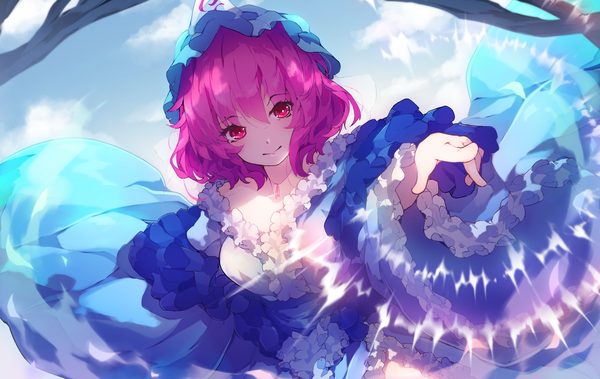 Anime picture 2094x1322 with touhou saigyouji yuyuko chiroru (cheese-roll) single looking at viewer fringe highres short hair smile hair between eyes red eyes pink hair sky cloud (clouds) upper body girl dress hat frills bonnet