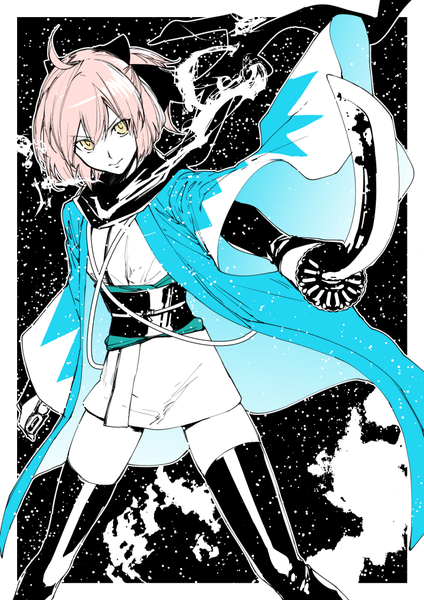 イラスト 694x982 と Fateシリーズ fate/grand order okita souji (fate) (all) 沖田総司(fate) 巖本英利 ソロ 長身像 カメラ目線 前髪 短い髪 hair between eyes holding 黄色眼 ピンク髪 アホ毛 traditional clothes 和服 border ハーフアップ 新選組