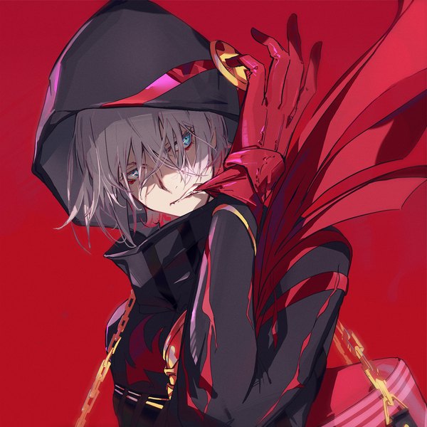 Anime-Bild 1920x1920 mit fate (series) fate/grand order karna (fate) karna (santa) (fate) kodamazon single highres short hair blue eyes simple background looking away silver hair upper body shaded face red background glove biting boy gloves hood red gloves